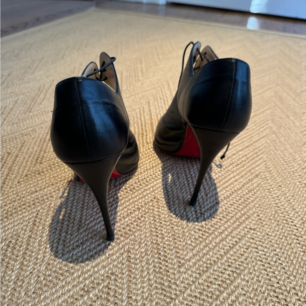 Christian Louboutin lace up court shoes - Picture 4 of 5